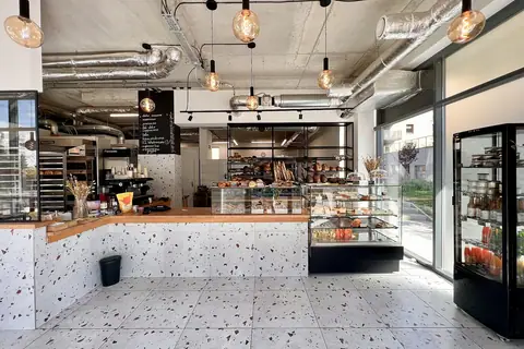 Victoria’s Bakes and Cakes photo 2